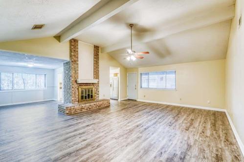 Available 3bed Single Family HOME For RENT in Pasadena - Image 4
