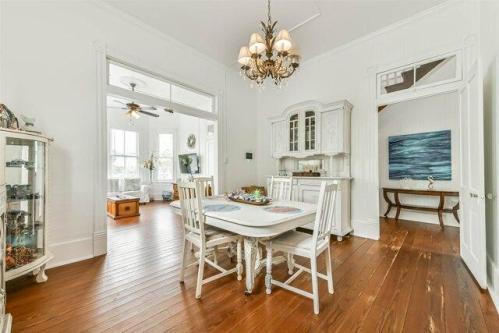 Avenue N Rear, Galveston, Home For Rent in Galveston - Image 1
