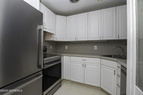 B Auburn Ct, Red Bank, Home For Rent in Middletown - Image 1