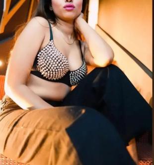BDSM FEMDOM HARD MISTRESS,DOMINATRIX FOOT WORSHIP AVAILABLE9 in Coimbatore - Image 2