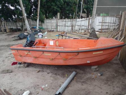 Bateau en polyester importé à Abidjan - Photo 12