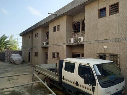 Batiment R+1 + Terrain de 600m² en vente à Abidjan - Photo 4