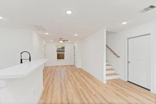 Beautiful 4-bedroom Home For Rent in Longview - Image 2