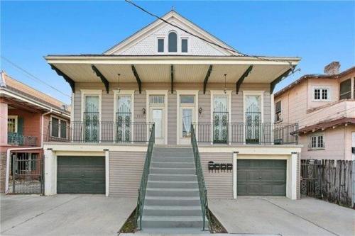 Belfast St Unit A, New Orleans, Home For Rent in Metairie - Image 1