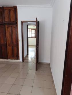 Belle villa à la Riviera sinacaci à Abidjan - Photo 3