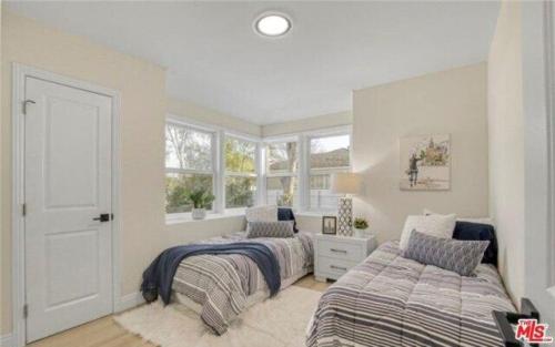 Bessemer St, Tarzana, Home For Rent in Santa Monica - Image 1