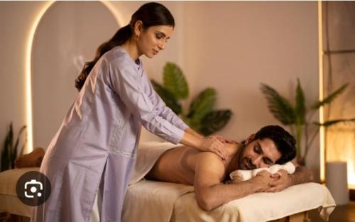 Best Message Spa Canter Relax Full Baby Message Best Spa Service in Chauk Āzam - Image 1