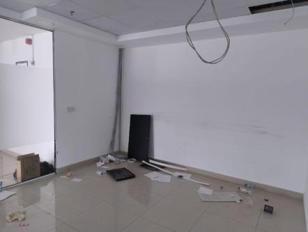 Big Fitted Office Available for Rent | Prime Location | Port in Dubai - Image 2