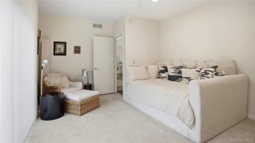 Blueberry Ln, Quogue, Home For Rent in Westhampton beach - Image 1