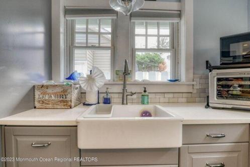 Broadway, Ocean Grove, Home For Rent in Howell Township - Image 1