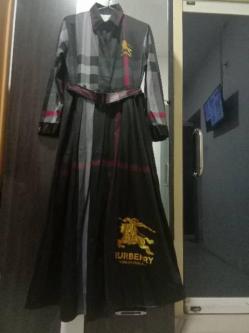 Burberry Robe ORI SHR MAXY DRESS SCUBA Robe MAXI Adult … in Kuala Lumpur - Image 1