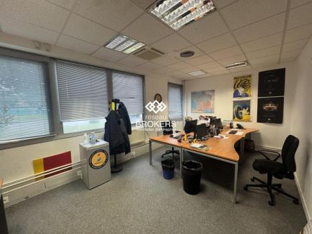 Bureaux au RDC à La Courneuve - Photo 1