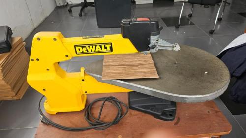 CALADORA INDUSTRIAL DWALT en Quito - Imagen 1