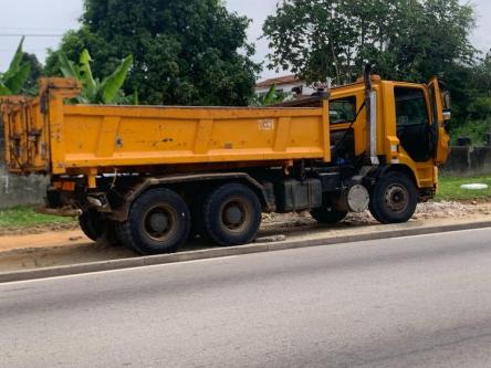 CAMION BENNE 10 ROUES A VENDRE à Abidjan - Photo 3