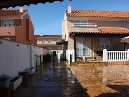 CASA ADOSADA en Sagunto - Imagen 1