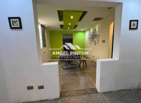 CASA COMERCIAL EN VENTA EN LA ROSALEDA MARACAIBO API 7449 en Maracaibo - Imagen 1