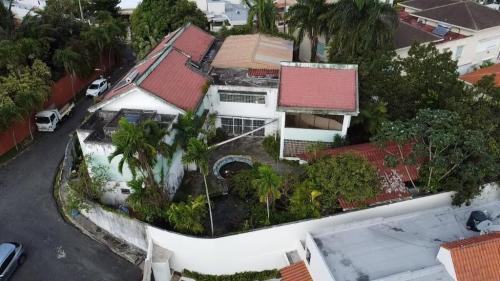 CASA CON AMPLIO TERENO EN LOS RIOS en Santo Domingo - Imagen 2