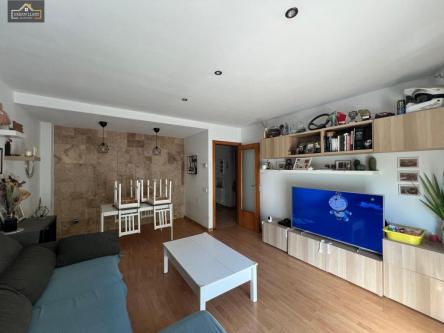 CASA CON PISCINA EN EL BARRIO DE MONACHIL en Mataró - Imagen 1