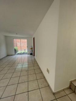 CASA EN RENTA EN PRIVADA, RESIDENCIAL LAS FUENTES. TOLUCA, MEX. en San Pedro Totoltepec - Imagen 2