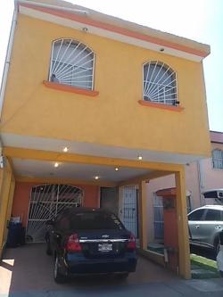 CASA EN VENTA LOS SAUCES I, TOLUCA EDO. DE MÉXICO en Santín - Imagen 2
