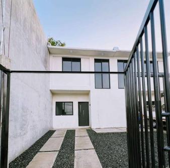 CASA NUEVA SOBRE BOULEVARD AKISHINO EN LAS ROSAS en Tapachula - Imagen 1