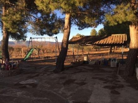 CHALET CON DOS VIVIENDAS INDEPENDIENTES en Almansa - Imagen 1