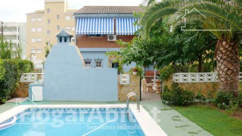 CHALET CON PISCINA, 3 TERRAZAS Y PARKING en Benicarló - Imagen 1