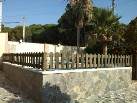 CHALET RUSTICO + APARTAMENTO DE INVITADOS, GARAJE, BUEN … en Vícar - Imagen 1