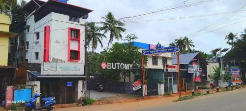 COMMERICAL SPACE RENT KUNDAMANKADAV TRIVANDRUM in Palayam - Image 2