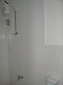 CONDO FOR RENT IN KAPITOLYO PASIG in Tatalon - Image 2
