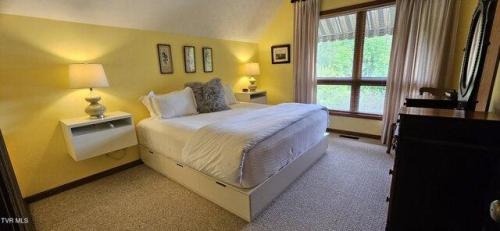 Candlewood Ln, Butler, Home For Rent in Johnson City - Image 1