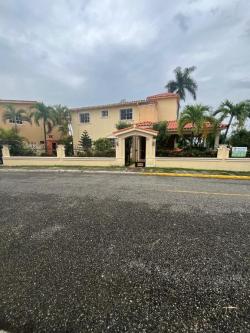 Casa en venta en Arroyo Manzano, Santo Domingo, Distrito Naciona en Santo Domingo - Imagen 1