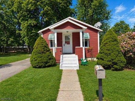 Central Ave, North Haledon, Home For Rent in Paterson - Image 1