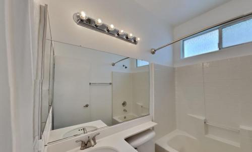 Charming 3/2 Single Family Home For Rent In Arlington Tx in El Paso - Image 6