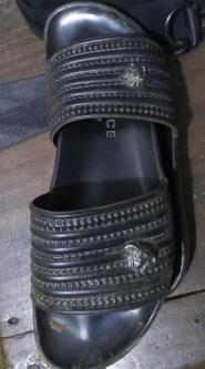 Chaussures versace à Abidjan - Photo 2