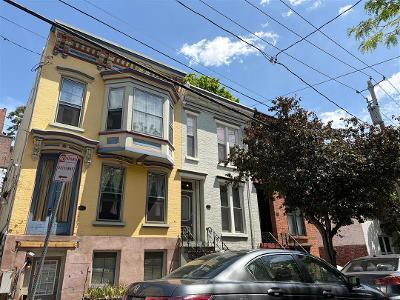 Chestnut St in Albany - Image 1