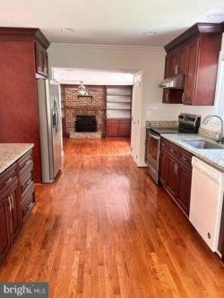 Clover Knoll Rd, North Potomac, Home For Rent in Gaithersburg - Image 1