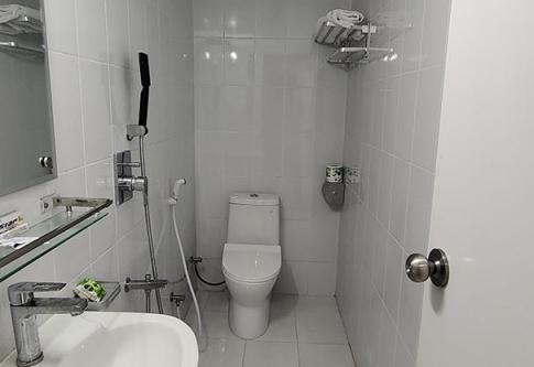 Comfort 2-Room Studio Apartment Rent in Bashundhara R/A in Dhaka - Image 4