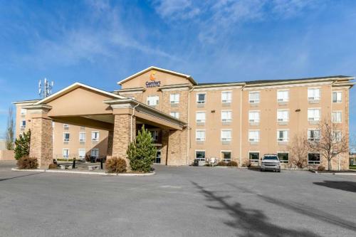 Comfort Inn & Suites in Quinte West - Image 1