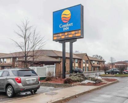 Comfort Inn in Magog - Image 1