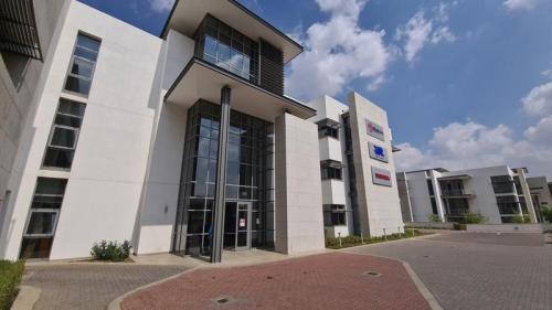 Commercial 2030-ref-18242 for Rent in Waterfall, Midrand in Sandton - Image 1