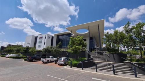 Commercial 2030-ref-18279 for Rent in Waterfall, Midrand in Sandton - Image 1