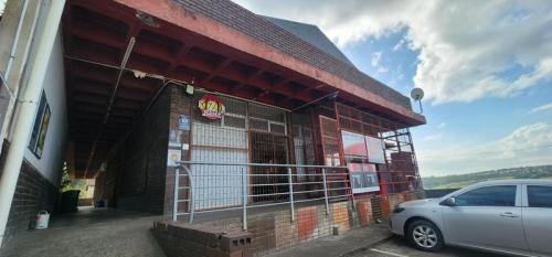 Commercial 2578-ref-11529 for Sale in Craigieburn, Umkomaas in Scottburgh - Image 1
