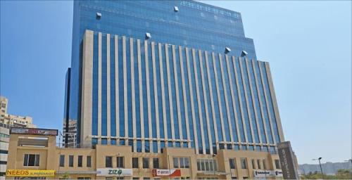 Commercial Space For Rent In Emaar Palm Spring Plaza Gurgaon in Gurgaon - Image 1