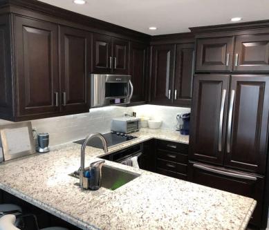 Condo in Prestigious Ravine Lot Building in Oro-Medonte - Image 1