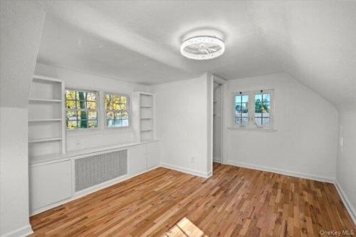 Coolidge Ave, Home For Rent in New Rochelle - Image 1