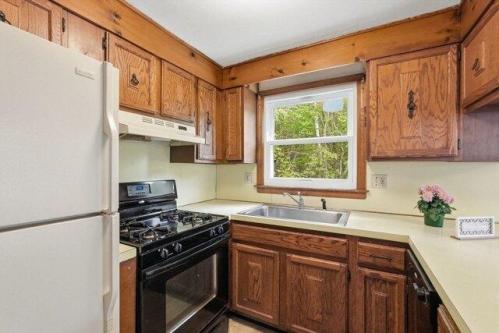 Crooked Ledge Rd, Southampton, Home For Sale in Springfield - Image 1