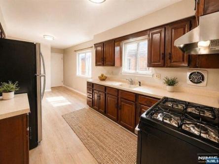 Cross St Apt,harrison, Home For Rent in Newark - Image 1