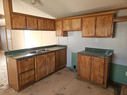 DIAMOND IN THE ROUGH! 1998 Fixer Upper-FINANCING AVAILABLE! in Great Falls - Image 5