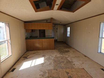 DIAMOND IN THE ROUGH! FINANCING AVAILABLE FOR THIS FIXER UPPER! in Great Falls - Image 3